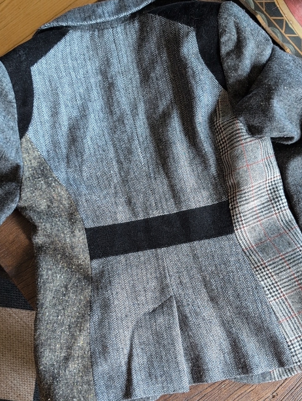 Cartonnier Mixed Media Blazer With Faux Vest Detail - Picture 5 of 6